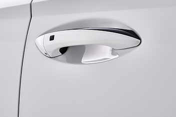 Smart Entry with Welcome Lamps