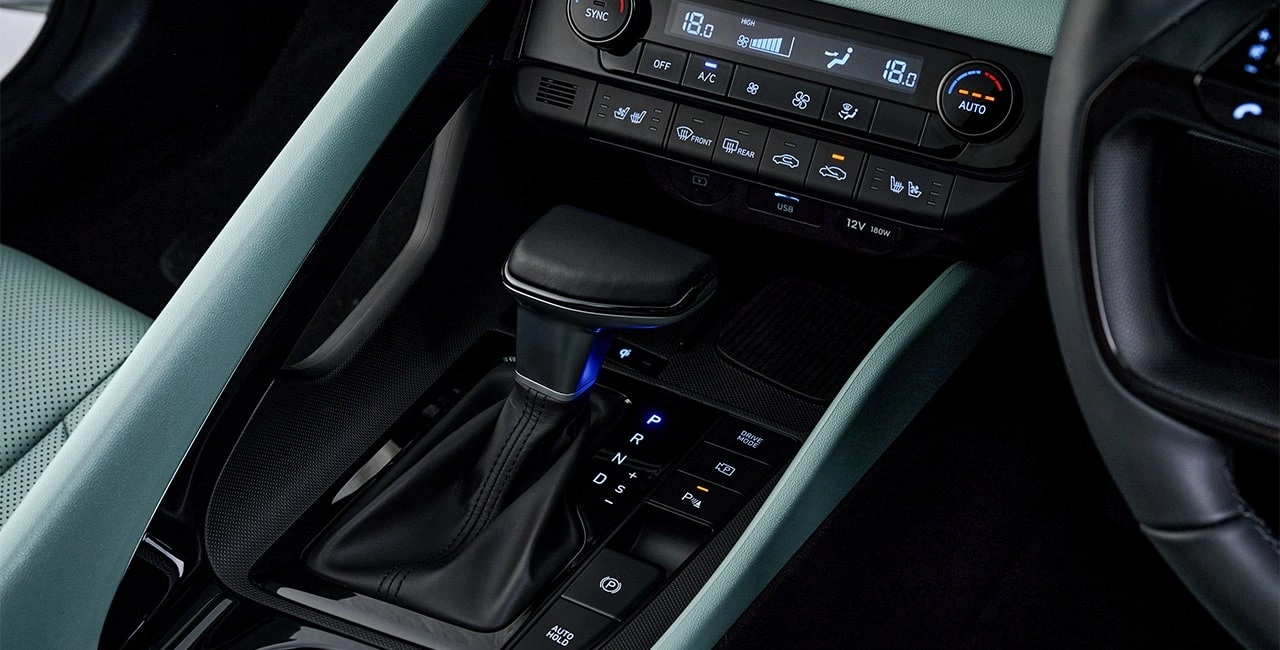 ELANTRA Hybrid interior cockpit view