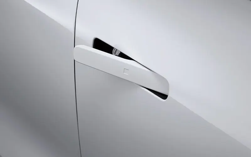 Auto flush door handles