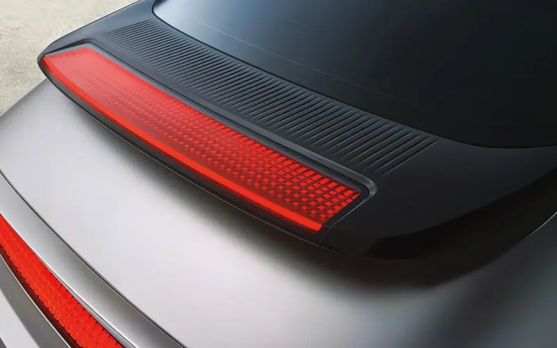 Parametric pixel high-mounted stop lamp (HMSL)